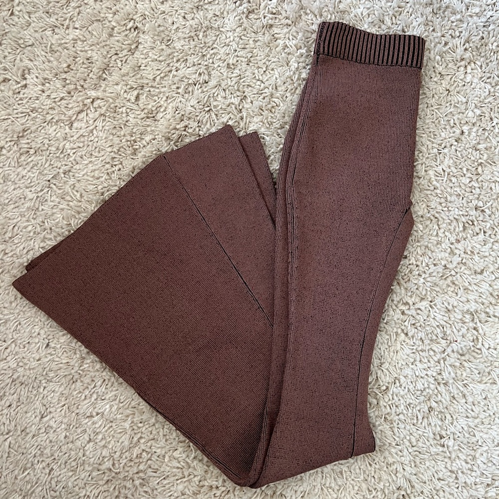 Isa Boulder Tent Ribbed Flare Hem Pants